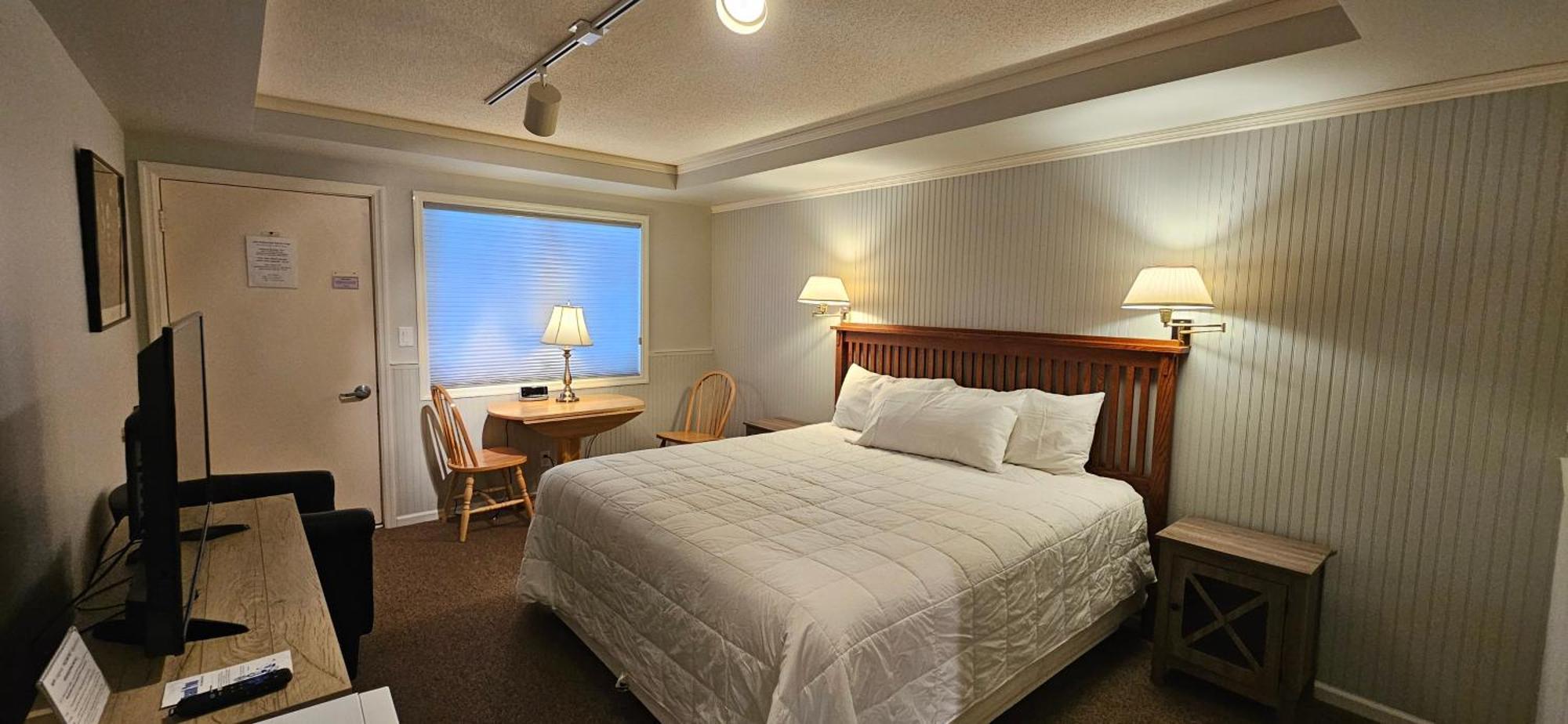 Chequamegon Lake Superior Lodge Bayfield Exterior photo
